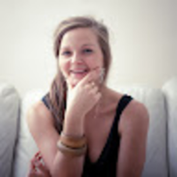 Profile Picture of Alicey Sims (@alicefsims) on Poshmark