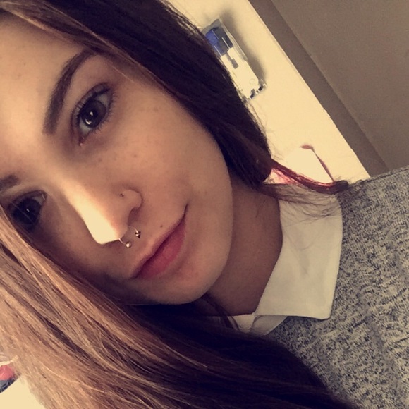 Profile Picture of Ashlee Warman (@awarman2015) on Poshmark