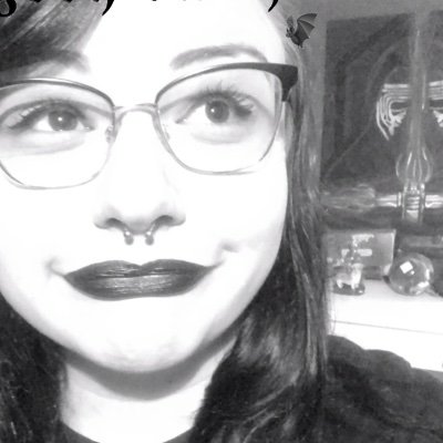 Profile Picture of Lucy Vance (@lucylusqueal) on Twitter