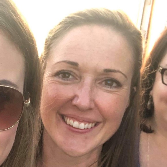 Profile Picture of Deneille Murchison (@djmurchison) on Poshmark