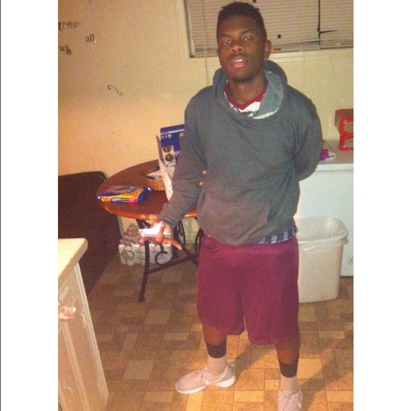 Profile Picture of Tyrone Reese (@guhim300) on Poshmark