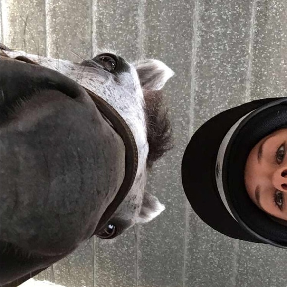 Profile Picture of Sam Edmondson (@samedmondson12) on Poshmark