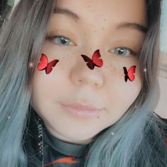 Profile Picture of Iris Losoya (@irislosoya24) on Poshmark