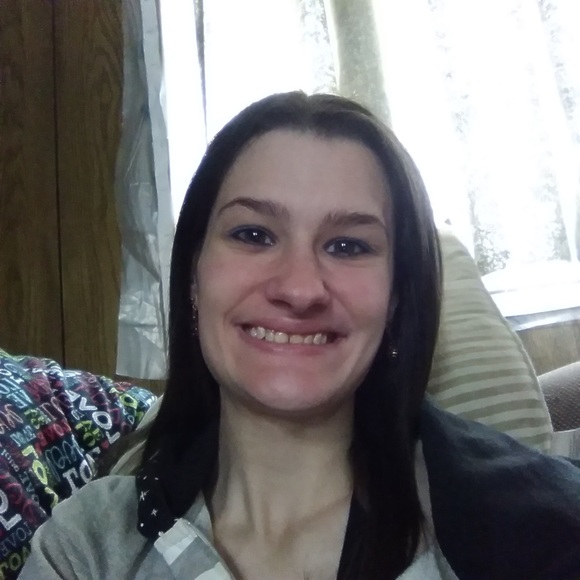 Profile Picture of Theresa Sipley (@sipley1997) on Poshmark