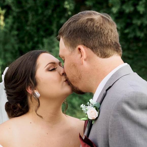 Profile Picture of Dustin Hinson (@dhinson12) on Poshmark