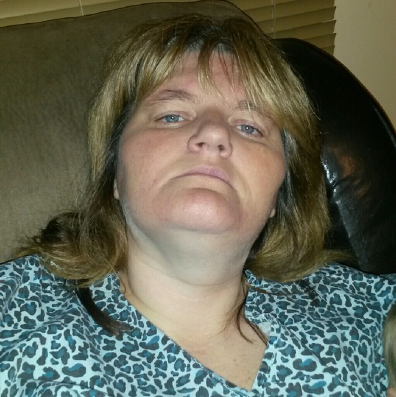 Profile Picture of Stephanie Pedigo (@drakielsmomma) on Poshmark