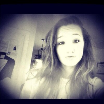 Profile Picture of Julia Selje (@JSelje) on Twitter