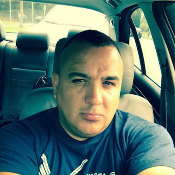 Profile Picture of Luis Perea (@jluis2h97) on Poshmark