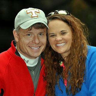 ScottyandAmy Brown - Facebook Profile Picture of ScottyandAmy Brown (@scottyandamy.brown) on Facebook