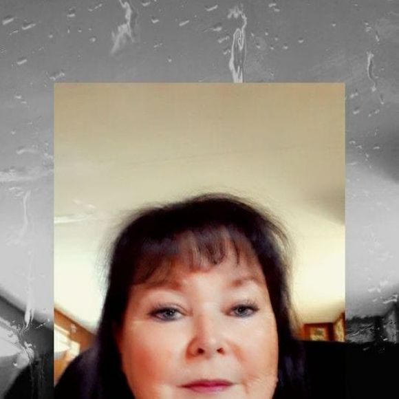 Profile Picture of Darla Lehew (@abcdefgh8) on Poshmark