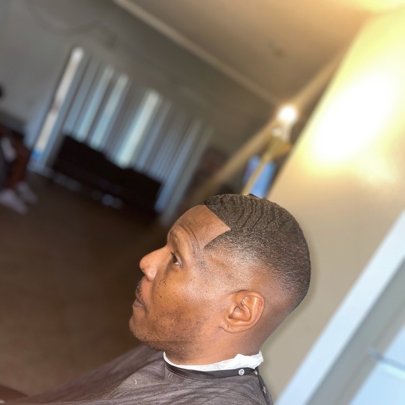 Profile Picture of Antonio Howard (@ajhoward270) on Poshmark