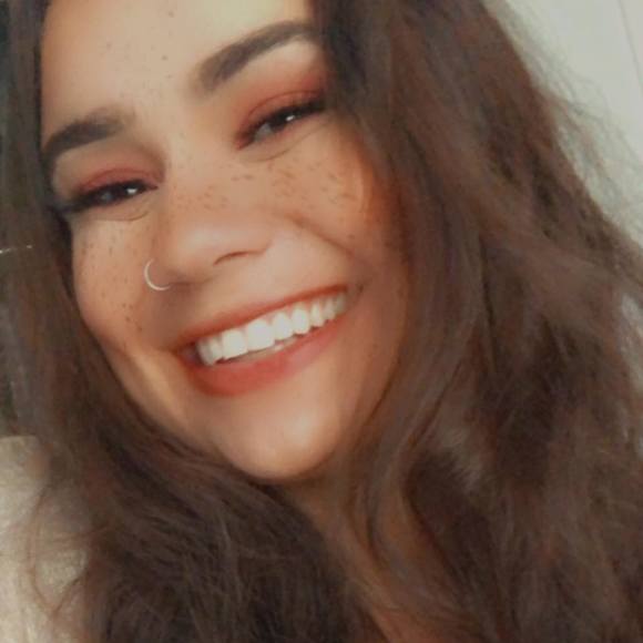 Profile Picture of Jeniffer Spagnolo (@jenifferspagnol) on Poshmark