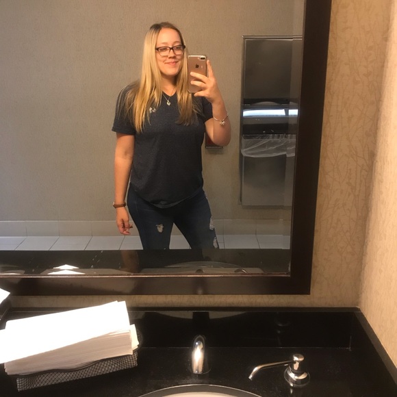 Profile Picture of Sariah Clark (@sariahc126) on Poshmark