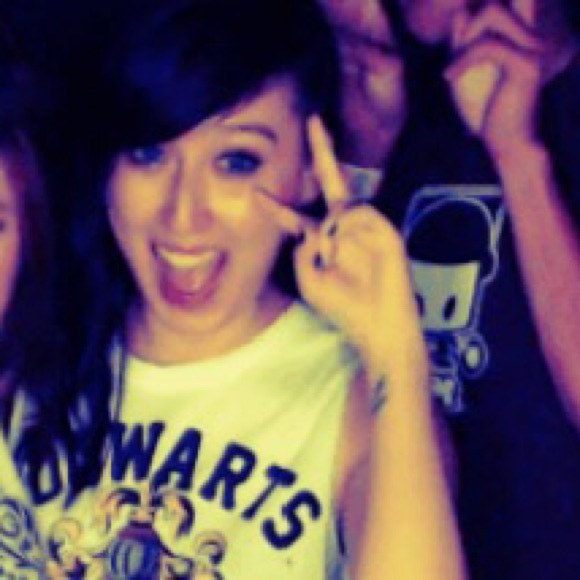 Profile Picture of Acacia Kardos (@kardos22) on Poshmark