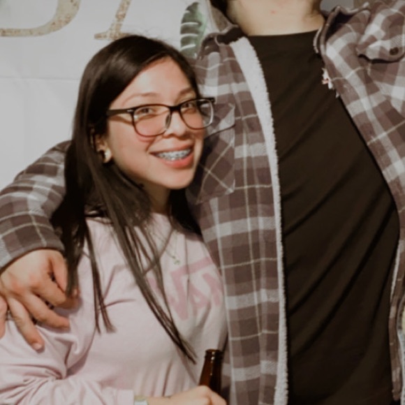 Profile Picture of Jovanka Corona (@jovankacorona) on Poshmark