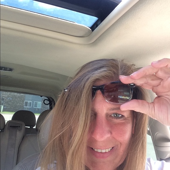 Profile Picture of Jean Mcgee (@meinmn) on Poshmark