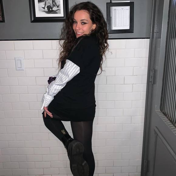 Profile Picture of Hela Hela (@rahelka99) on Poshmark