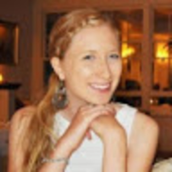 Rebecca Kligerman - Poshmark Profile Picture of Rebecca Kligerman (@rckligerman) on Poshmark