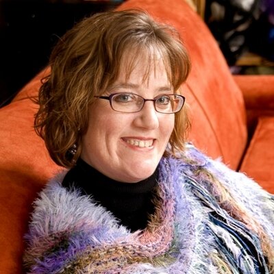 Profile Picture of Beth Humphreys (@BethKnitThree) on Twitter