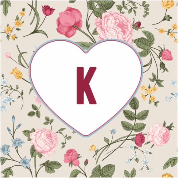 Profile Picture of Erika Mueller (@erika0928) on Poshmark