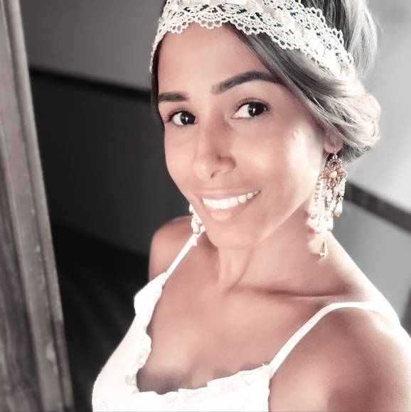 Profile Picture of Malissa Lagrow (@prlissa) on Poshmark