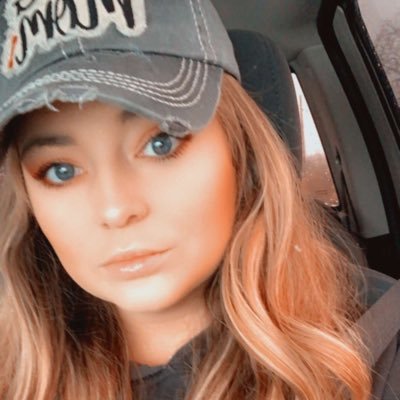 Profile Picture of Lyss (@alyssa_edwards9) on Twitter