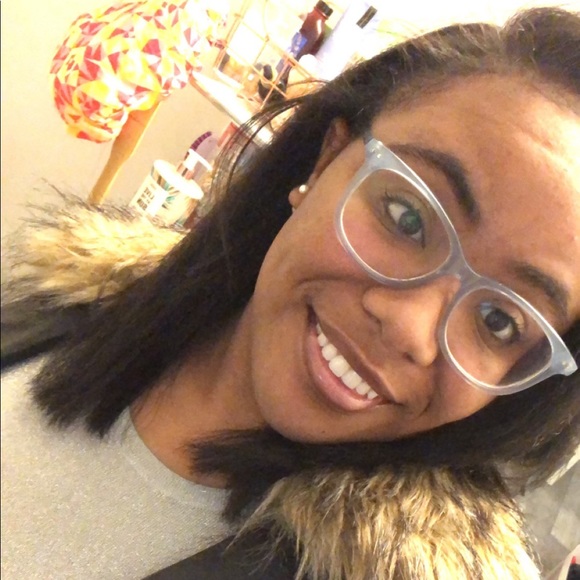 Profile Picture of Jasmine Stovall (@nezoraaa) on Poshmark