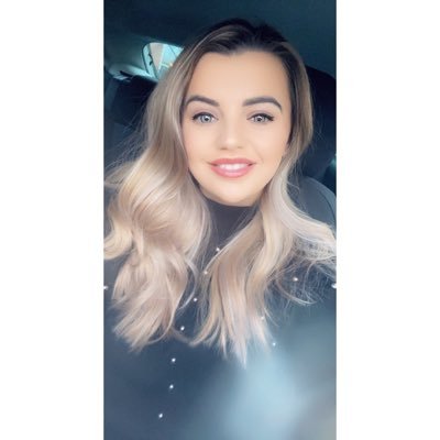 Profile Picture of Lozzle (@_laurendean) on Twitter