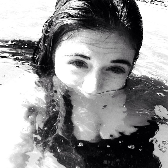 Profile Picture of Samantha Schoner (@sammmiwammi) on Poshmark