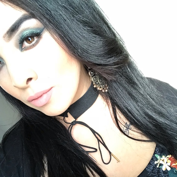 Profile Picture of Amelia Rojas (@melireds) on Poshmark