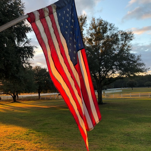 Profile Picture of Jean Joy (@beverlyloy) on Poshmark