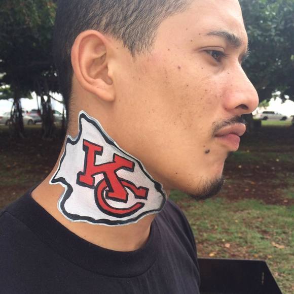 Profile Picture of Justin Lorrin (@lipzanity) on Poshmark