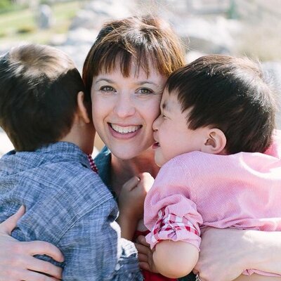 Profile Picture of Lori Green LeRoy (@mapsmemoriesmom) on Twitter