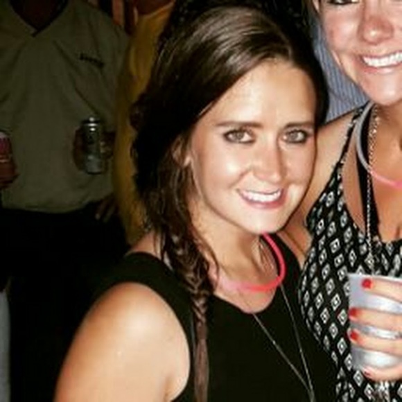 Profile Picture of Abby Mohr (@abby_mohr) on Poshmark