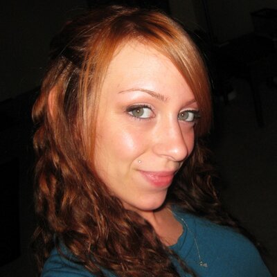 Profile Picture of April Russo (@aprilshowerz87) on Twitter