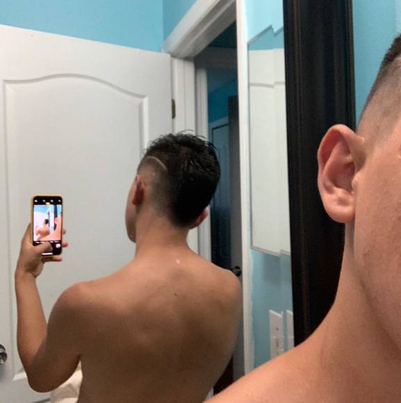 Profile Picture of Dâvïd săntïâgö Vanegas (@vanegas_santi) on Poshmark