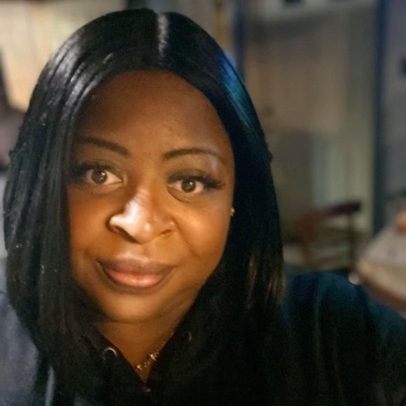 Profile Picture of Kimberly Watters (@kimmbmore) on Poshmark