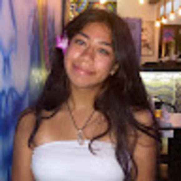 Profile Picture of Nadia Mifsud (@nmfsd1) on Poshmark