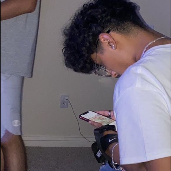 Profile Picture of Ronny Ramirez (@ronnyj23) on Poshmark