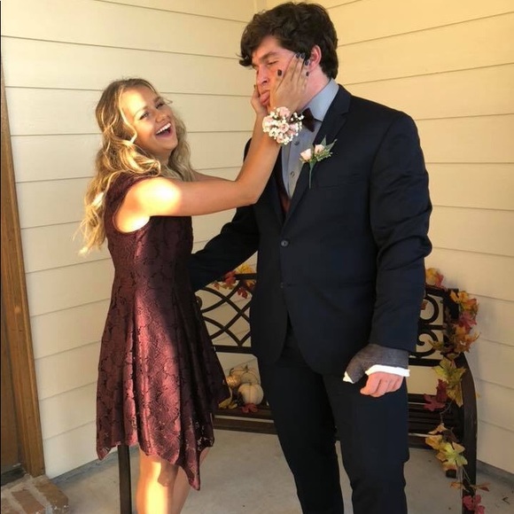 Profile Picture of Taylor Stansbury (@taylorstansbury) on Poshmark