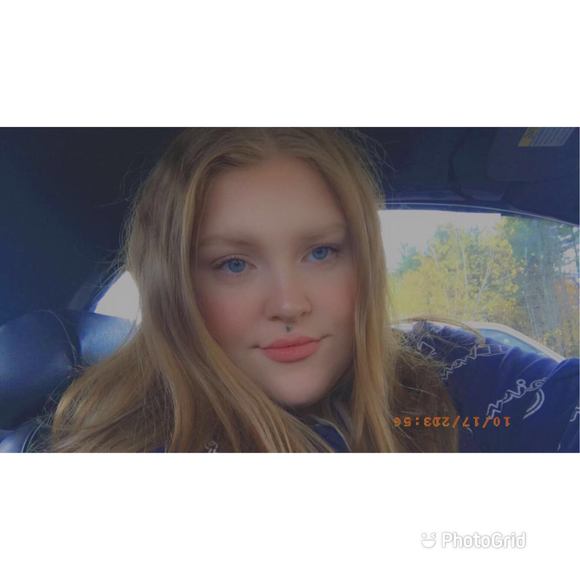 Profile Picture of Morgan Cropley (@morganj1617) on Poshmark