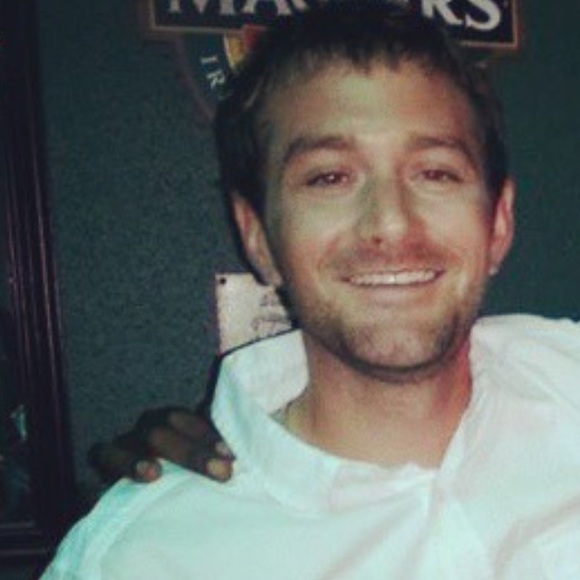 Profile Picture of Jeff Tavener (@tavtx) on Poshmark