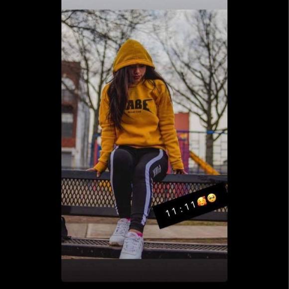 Profile Picture of Cisár Olmoss (@colmoss) on Poshmark