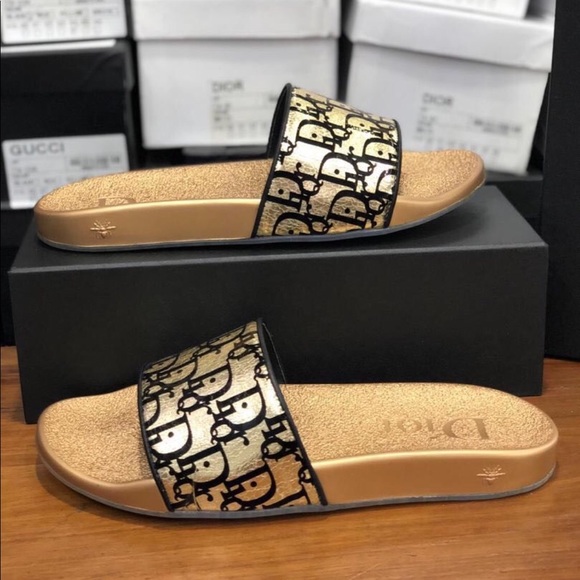 Profile Picture of Tola Adefemi (@omotolaadefemi) on Poshmark