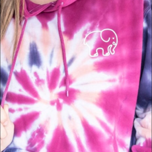 Profile Picture of Alex Haines (@alexhainess) on Poshmark