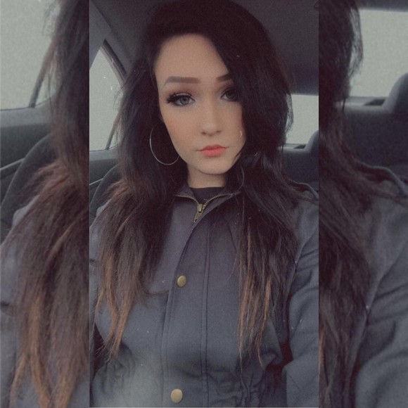 Profile Picture of Leanne Nugent (@sebby570) on Poshmark