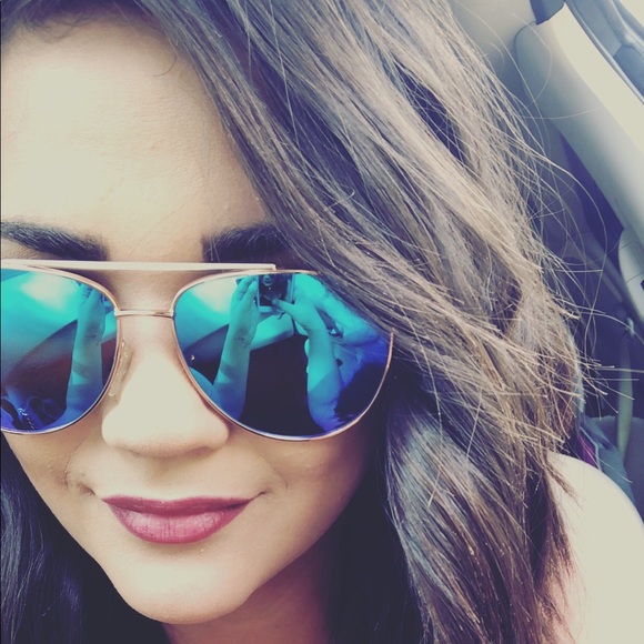 Profile Picture of Alexis Haire (@lhaire08) on Poshmark