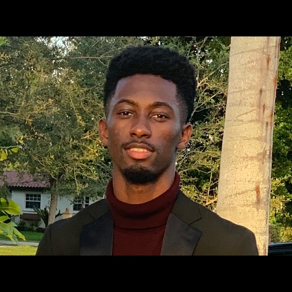 Profile Picture of Marvins Paul (@marvinspaul) on Poshmark