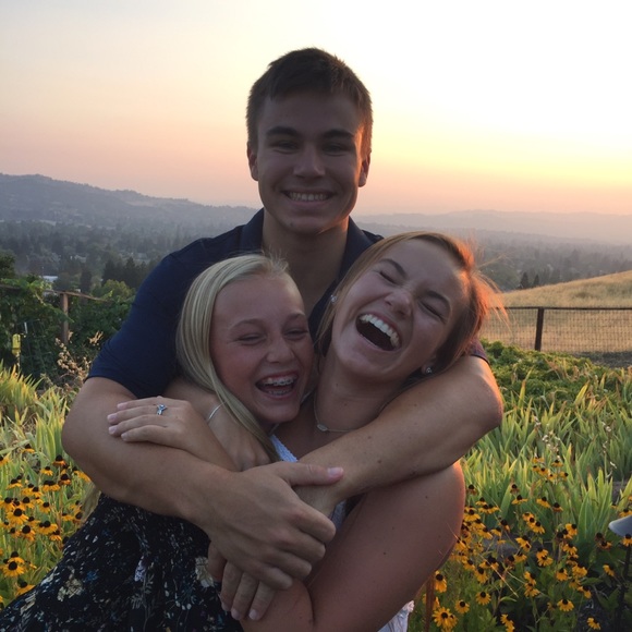 Profile Picture of Olivia Bruzzone (@livbruzzone) on Poshmark