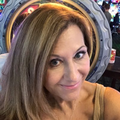 Profile Picture of June Anderson (@andersonjune27) on Twitter